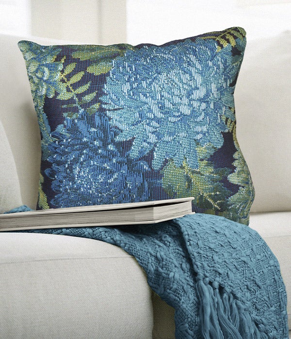 Indoor/Outdoor Chrysanthemum Polypropylene Throw Pillow - Blue