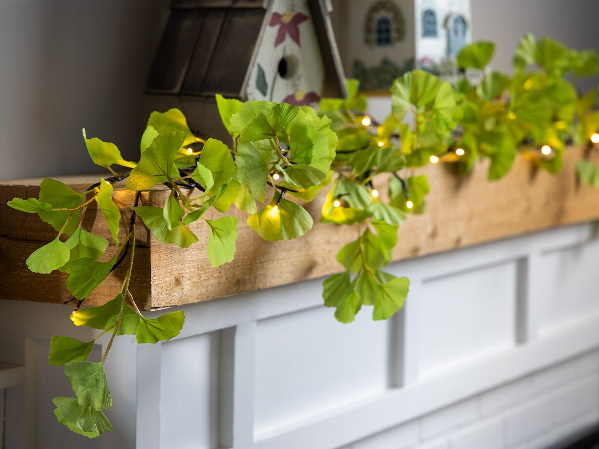 Indoor/Outdoor Lighted Green Ginkgo Garland