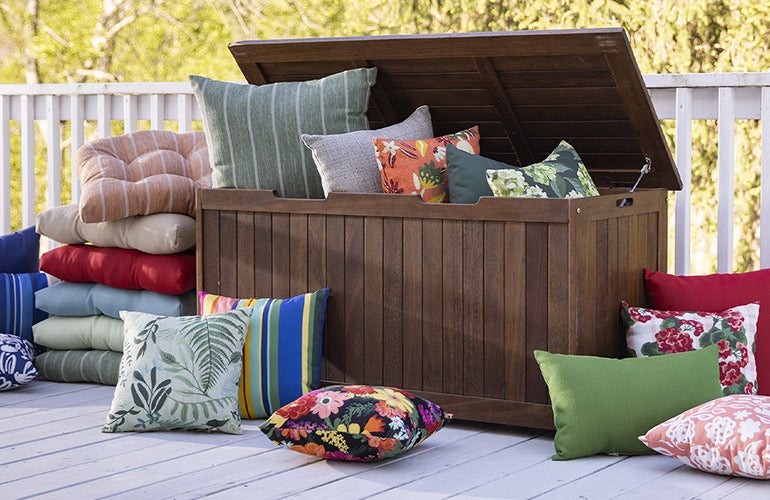 outdoor cushions and pillows