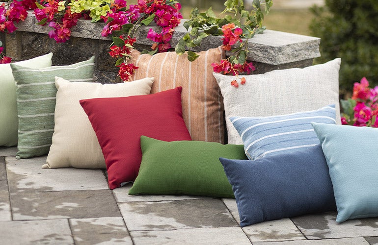 outdoor throw pillows