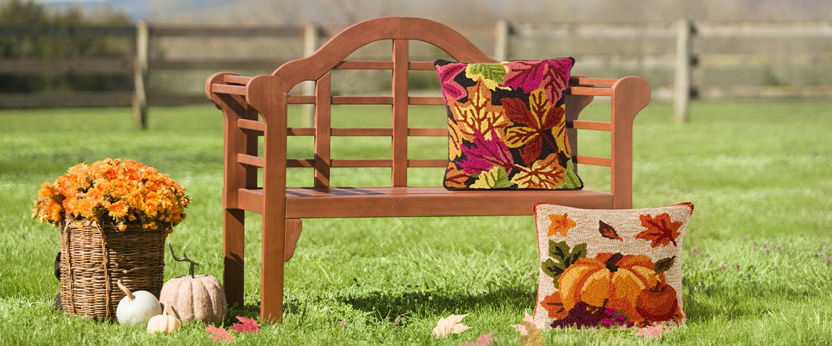 Lutyens Wood Garden Bench with Pillows