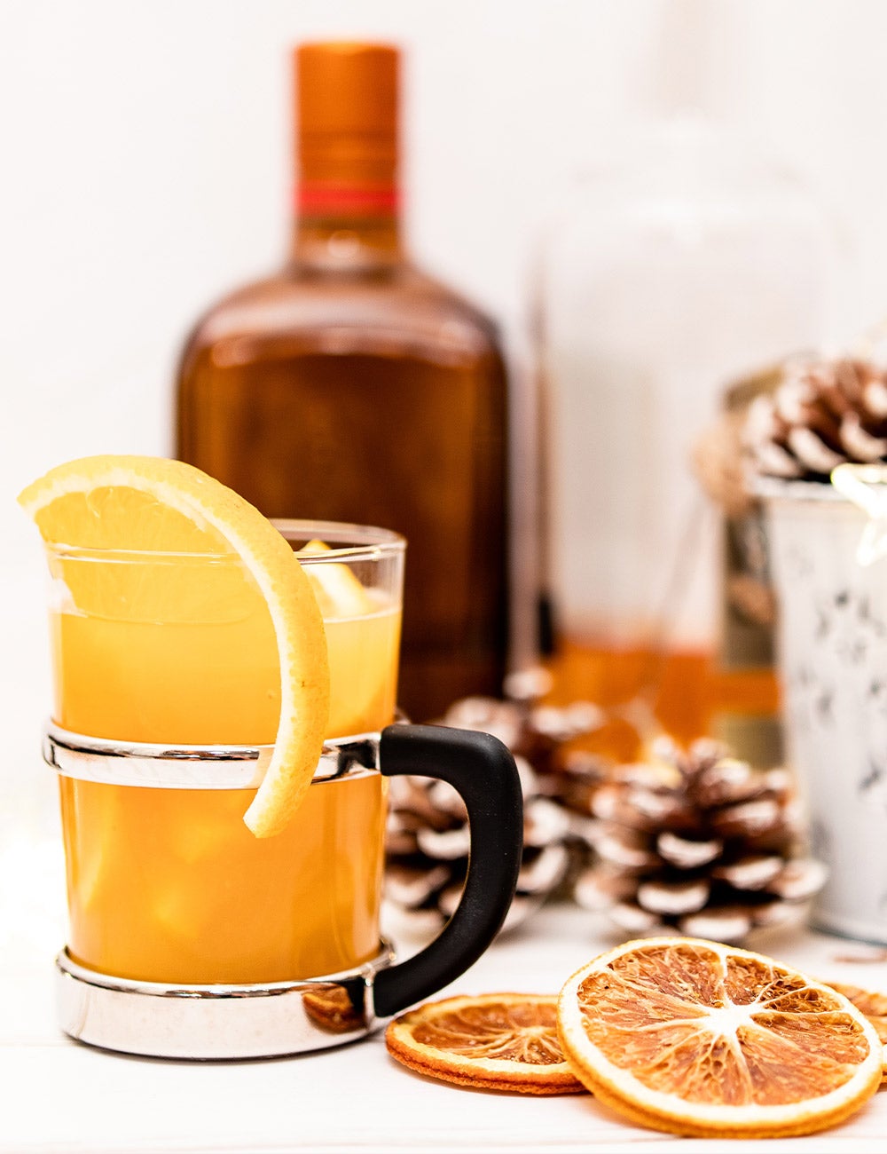 Warm Spiced Orange Amaretto Punch