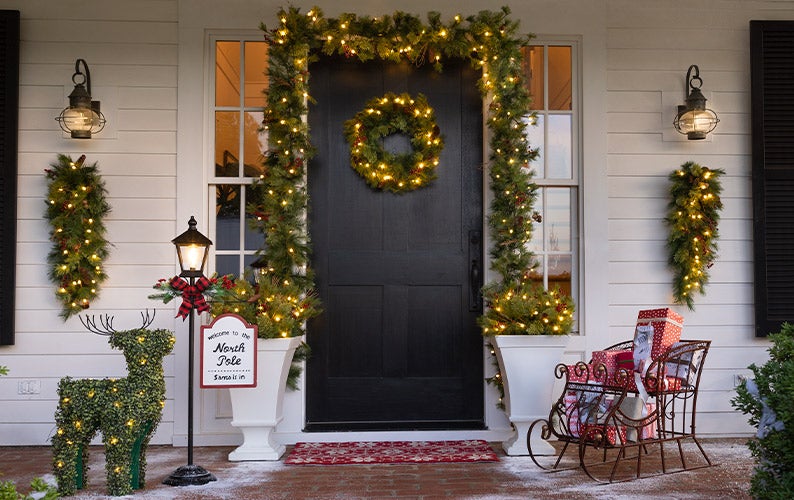 Outdoor Christmas Decorating - Exterior Installations and Décor | London &  Kent — HeiDesigns